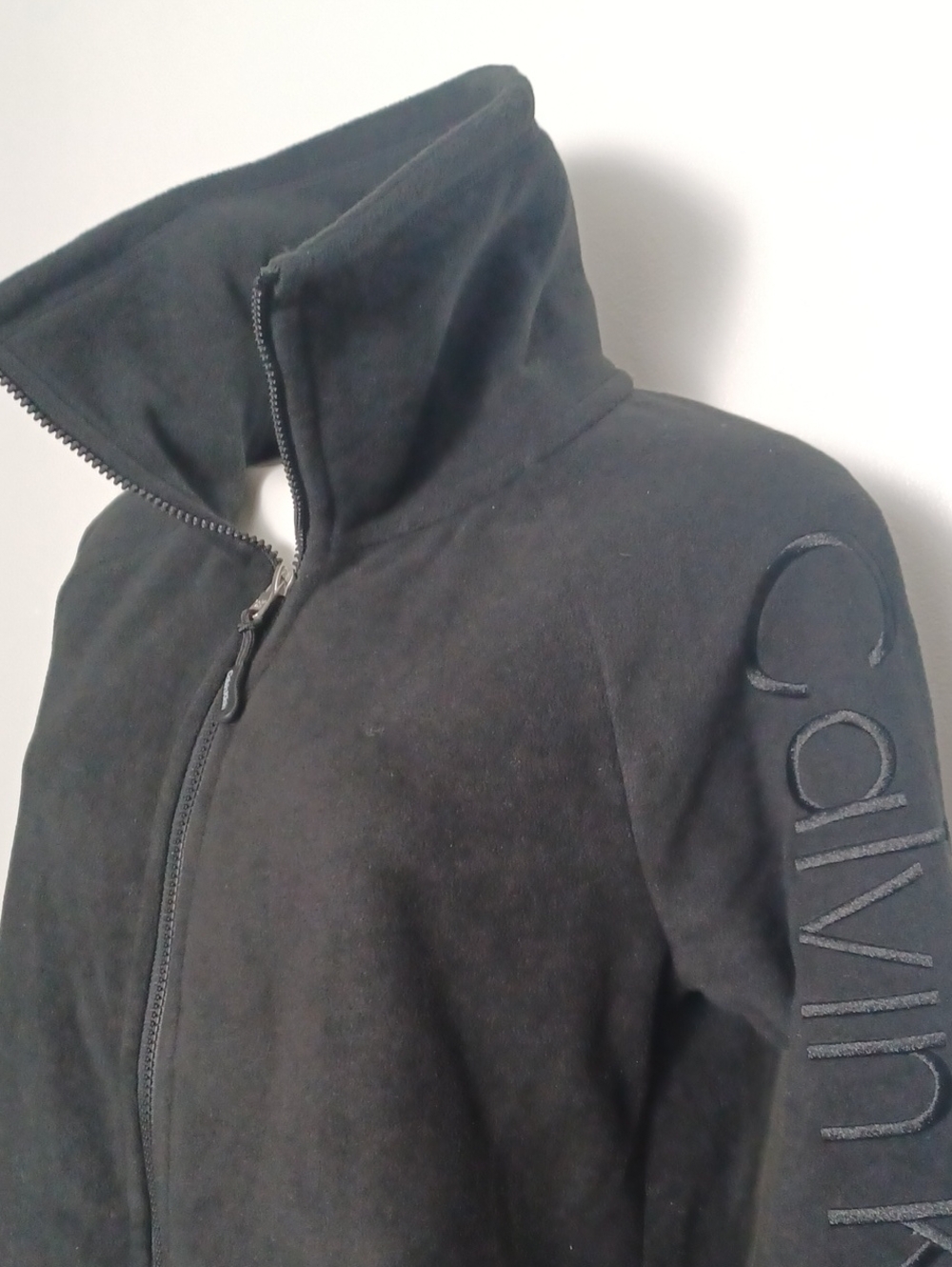 Medium CALVIN KLEIN black fleece jacket with full zip close & zip pockets. Cozy - Picture 3 of 15